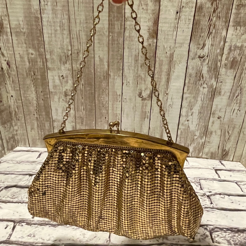 Stunning Vintage WHITING & DAVIS gold mesh evening bag - excellent condition!